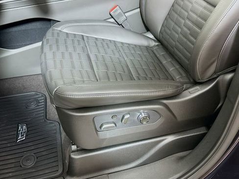 New 2026 Cadillac Escalade Platinum Sport w/ LPO, ONYX Package AWD/4WD image 18