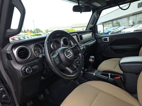Used 2021 Jeep Gladiator Sport AWD/4WD image 19