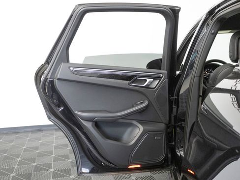 Certified 2023 Porsche Macan GTS AWD/4WD image 28