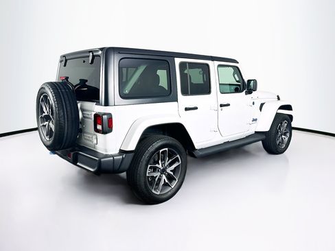 Used 2024 Jeep Wrangler Unlimited w/ Convenience Group AWD/4WD image 9