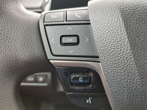 Used 2025 Toyota Camry LE image 14