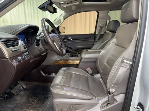 Used 2015 GMC Yukon XL Denali w/ Touring Package AWD/4WD image 14