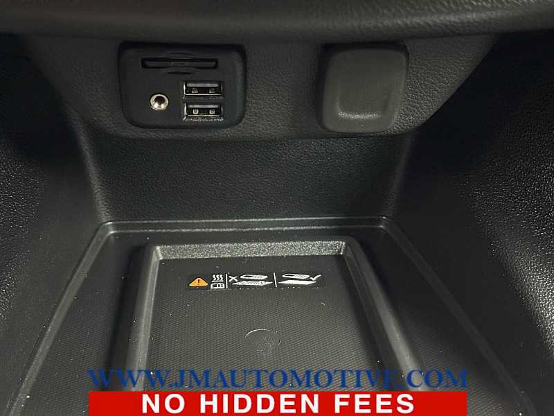 Used 2024 Chevrolet Traverse RS AWD/4WD image 40