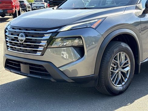 Used 2025 Nissan Rogue S FWD image 28