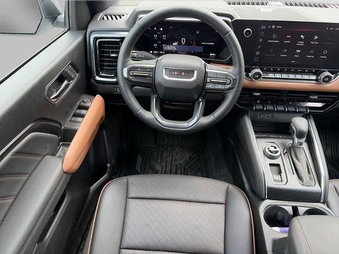 Used 2025 GMC Canyon AT4 w/ Technology Plus Package AWD/4WD image 10