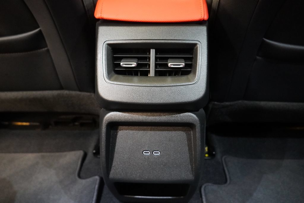 Used 2024 Chevrolet Equinox EV RS AWD/4WD image 31