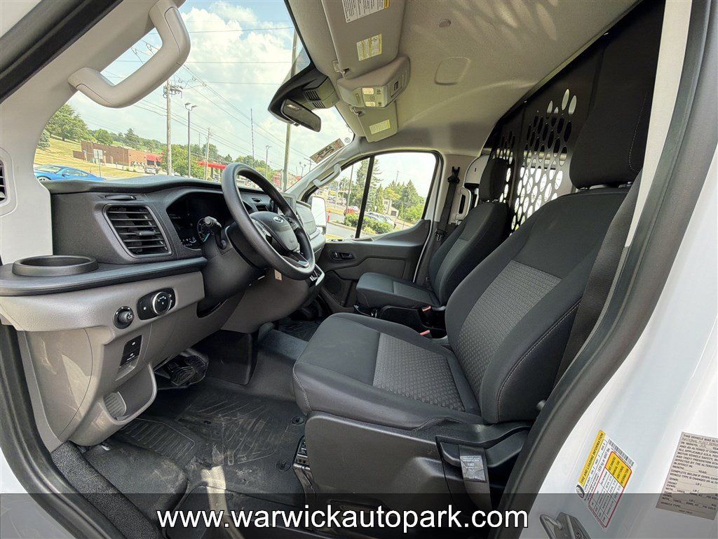 Used 2025 Ford Transit 250 Low Roof w/ Exterior Upgrade Package RWD image 4