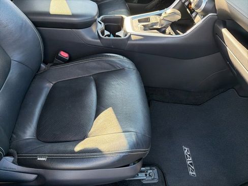 Used 2019 Toyota RAV4 XLE image 11