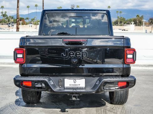 Certified 2022 Jeep Gladiator Overland image 8
