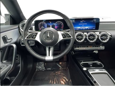 Used 2025 Mercedes-Benz CLA 250 image 32