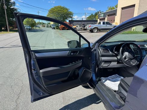 Used 2015 Subaru Outback 2.5i Premium image 13