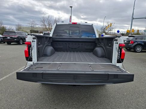 Used 2022 Ford F150 Lightning Lariat image 13