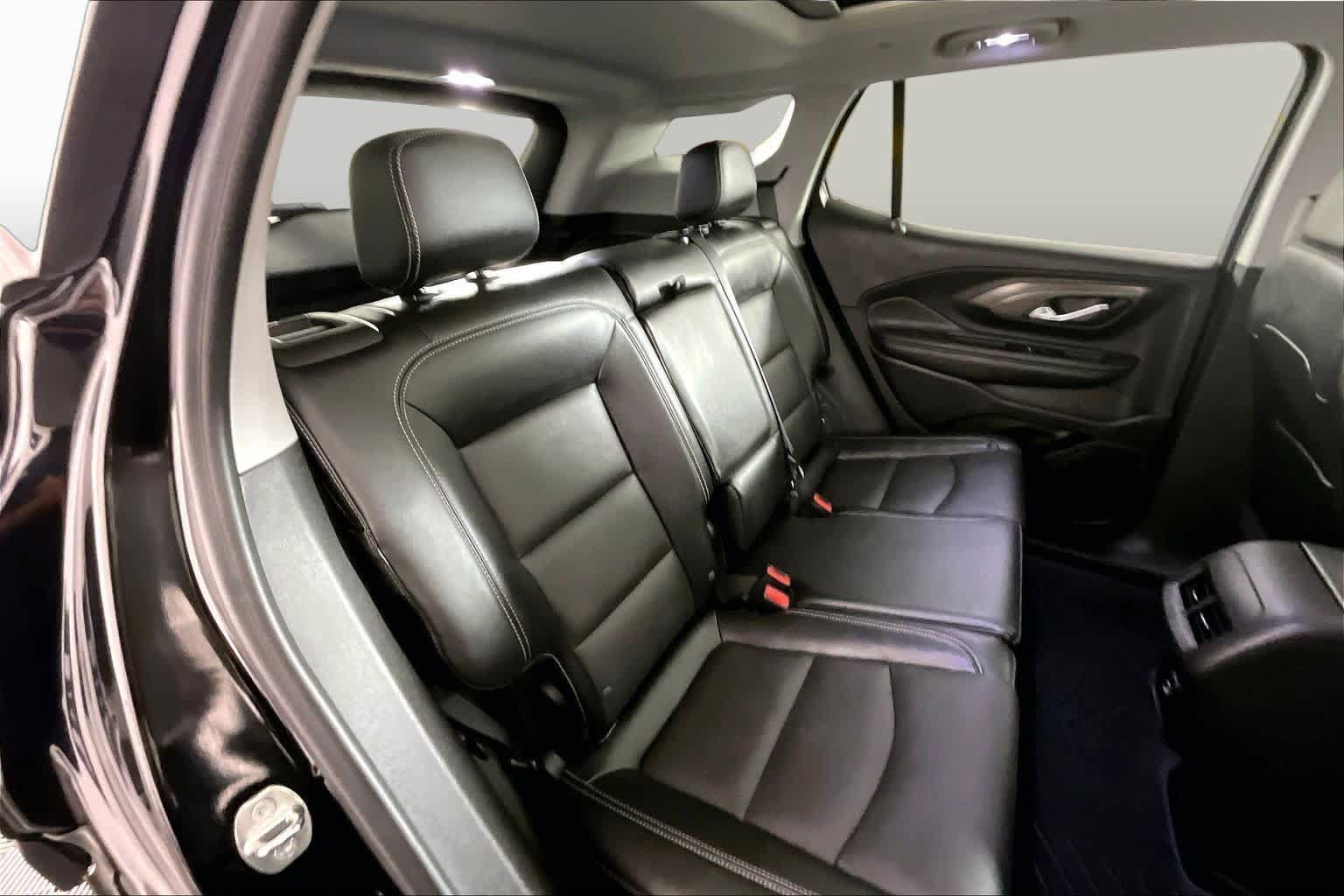 Used 2024 GMC Terrain SLT AWD/4WD image 19