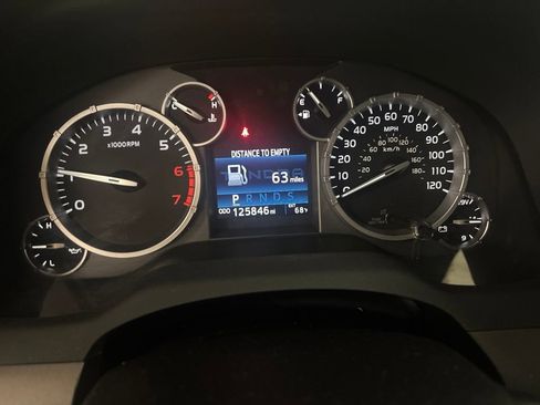 Used 2017 Toyota Tundra SR5 w/ TRD Off Road Package AWD/4WD image 13