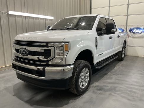 Used 2021 Ford F250 XLT w/ FX4 Off-Road Package image 3