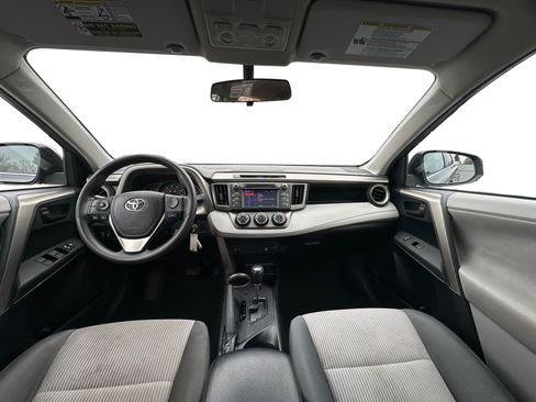 Used 2013 Toyota RAV4 LE image 12