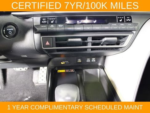 Used 2025 Toyota Camry SE w/ Multimedia Upgrade Package AWD/4WD image 26