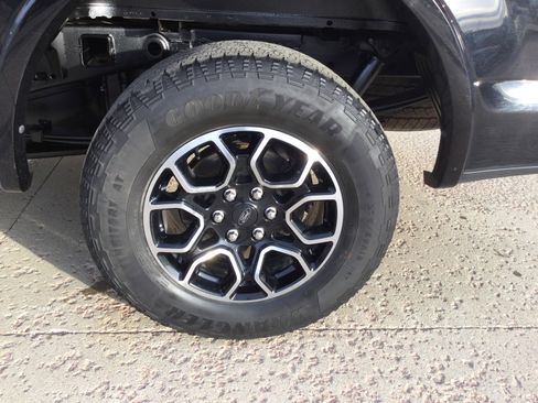 Used 2018 Ford F150 Platinum w/ Equipment Group 701A Luxury image 6