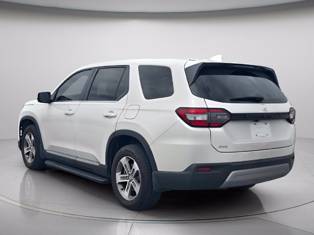 Used 2025 Honda Pilot EX-L image 4