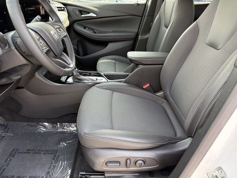 Used 2024 Buick Encore GX Preferred w/ Comfort Package FWD image 26