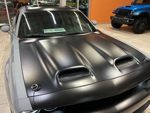 Used 2020 Dodge Challenger SRT Hellcat Redeye image 11