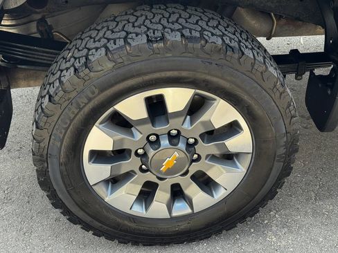 Used 2022 Chevrolet Silverado 2500 Custom w/ Custom Value Package AWD/4WD image 43
