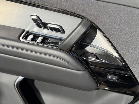 Used 2024 Land Rover Range Rover Sport SE image 28