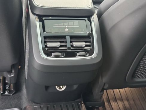 Used 2020 Volvo XC90 T6 R-Design w/ Protection Package Premier image 18