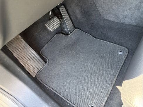 Certified 2025 Volvo XC60 B5 Plus image 17