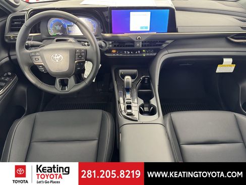 New 2026 Toyota Crown Signia image 7