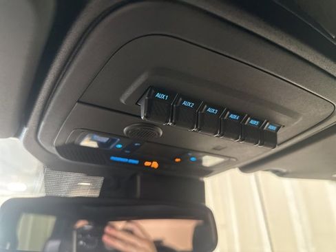 Used 2022 Ford Bronco Wildtrak image 35