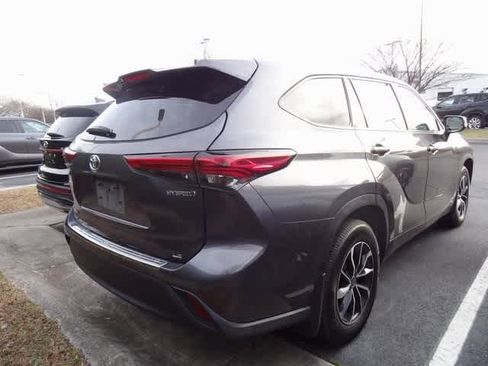 Certified 2023 Toyota Highlander LE image 4