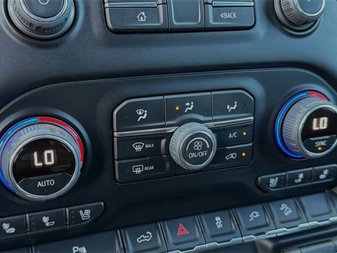 Used 2022 Chevrolet Silverado 1500 High Country w/ Z71 Off-Road Package image 28