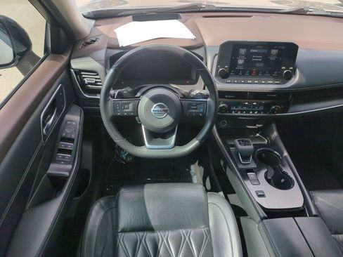 Used 2021 Nissan Rogue Platinum image 18