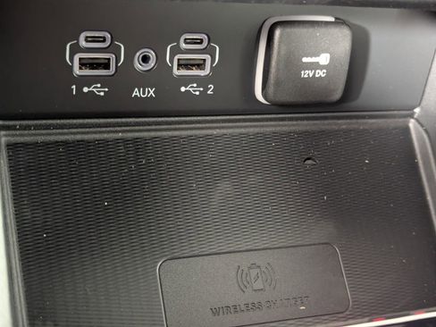 New 2025 Jeep Grand Cherokee Altitude image 28