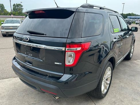 Used 2014 Ford Explorer XLT w/ Equipment Group 202A AWD/4WD image 5