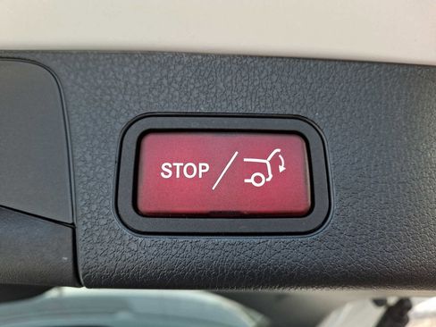 Used 2026 Mercedes-Benz GLB 250 4MATIC image 27