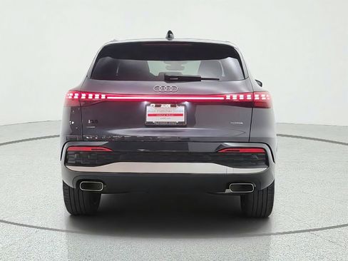 Used 2025 Audi Q5 Premium Plus w/ Premium Plus AWD/4WD image 6