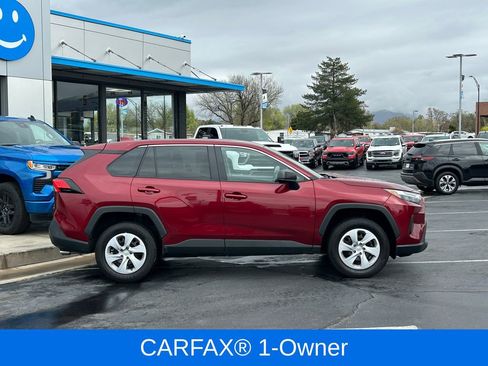 Used 2024 Toyota RAV4 LE AWD/4WD image 2