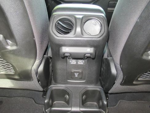 Certified 2024 Jeep Gladiator Mojave w/ Safety Group AWD/4WD image 39
