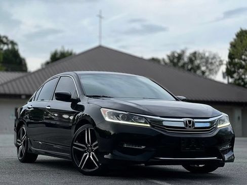 Used 2017 Honda Accord Sport Special Edition image 3