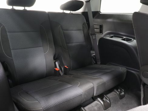 Used 2021 GMC Acadia SLE w/ Driver Convenience Package image 33