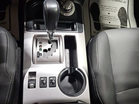 Used 2019 Toyota 4Runner SR5 Premium AWD/4WD image 33