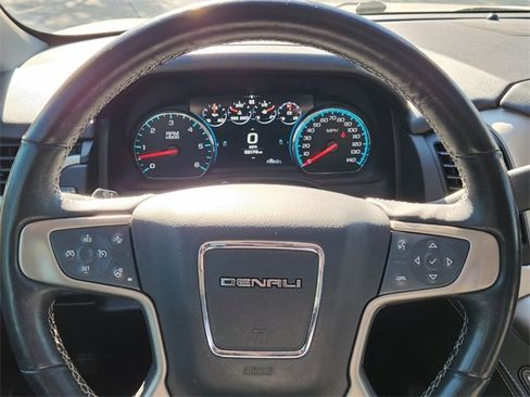 Used 2019 GMC Yukon Denali w/ Denali Ultimate Package image 29