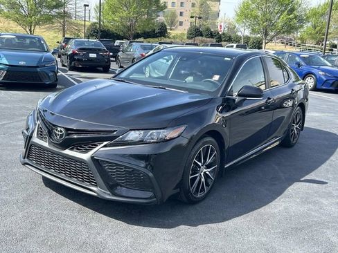 Used 2024 Toyota Camry SE image 8