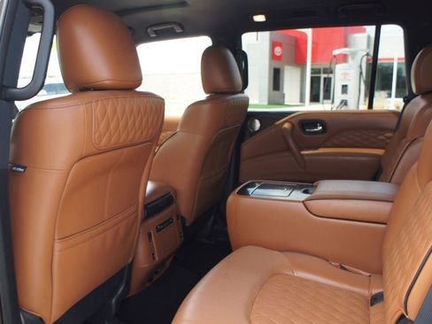 Used 2024 INFINITI QX80 Sensory w/ Cargo Package image 16