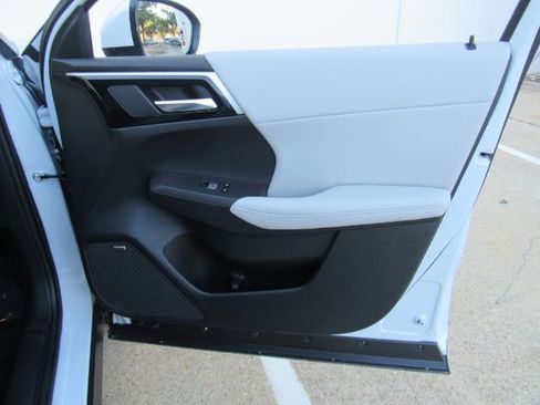 Used 2025 Mitsubishi Outlander SE image 20