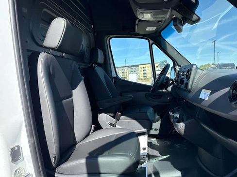 New 2025 Mercedes-Benz Sprinter 2500 image 19