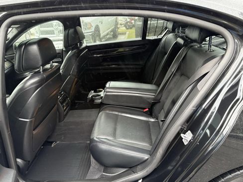 Used 2014 BMW 750Li xDrive image 30