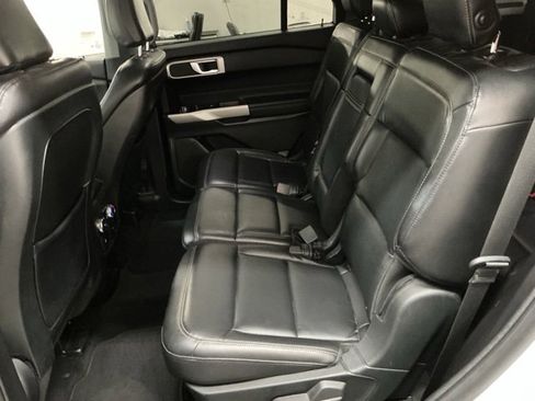 Used 2020 Ford Explorer XLT w/ Equipment Group 202A image 11